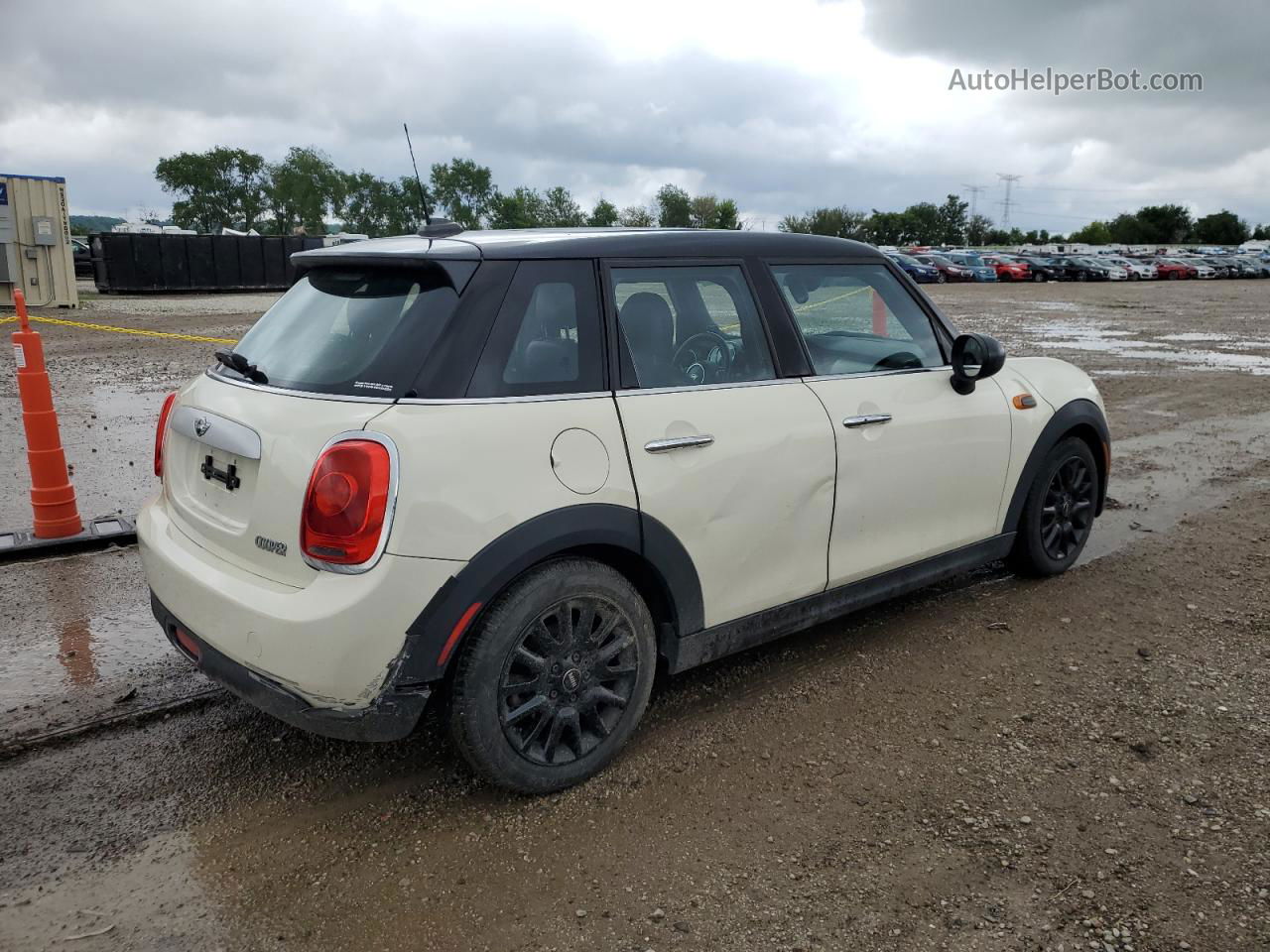 2015 Mini Cooper  White vin: WMWXS5C59FT829831