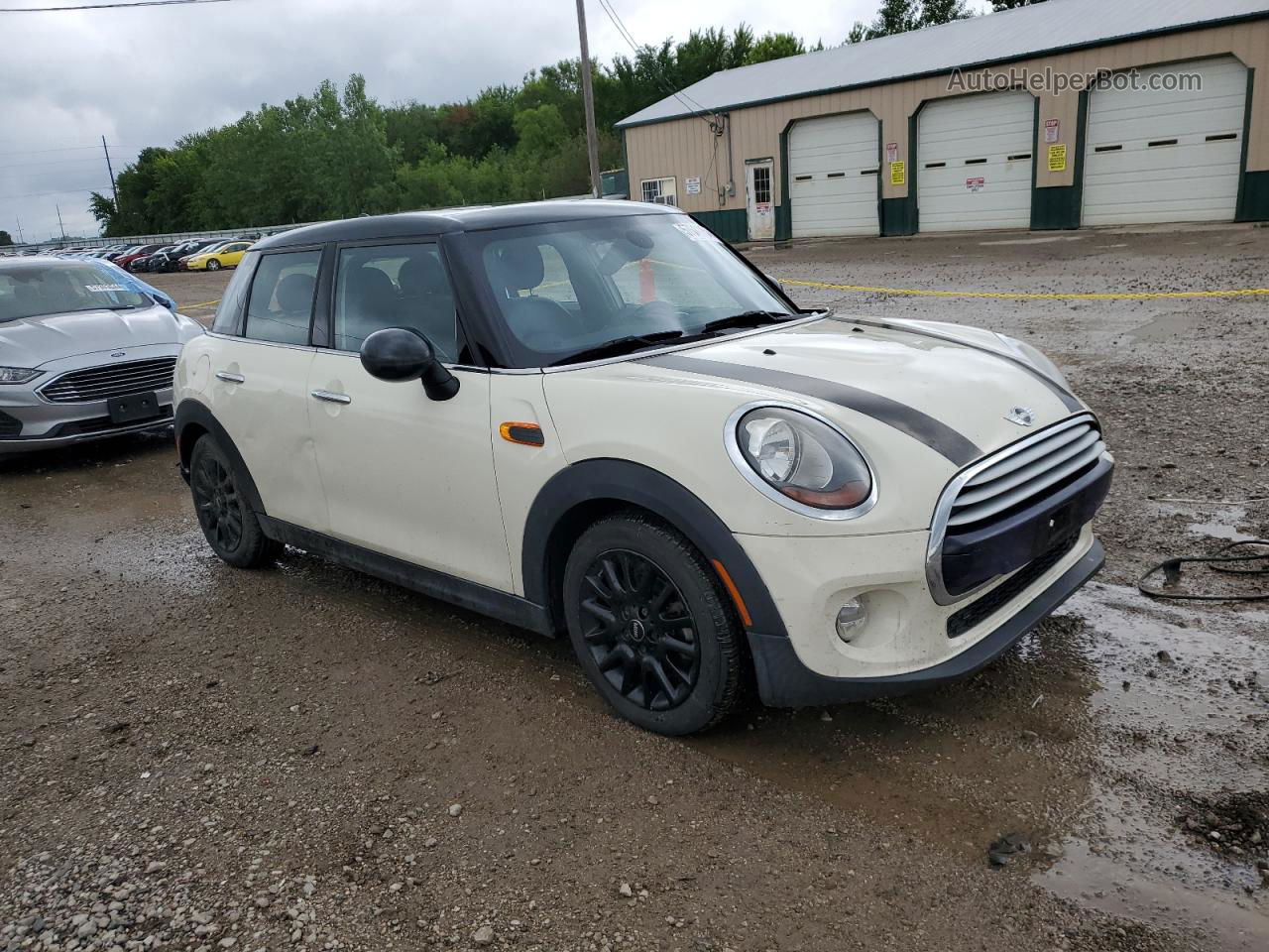 2015 Mini Cooper  White vin: WMWXS5C59FT829831