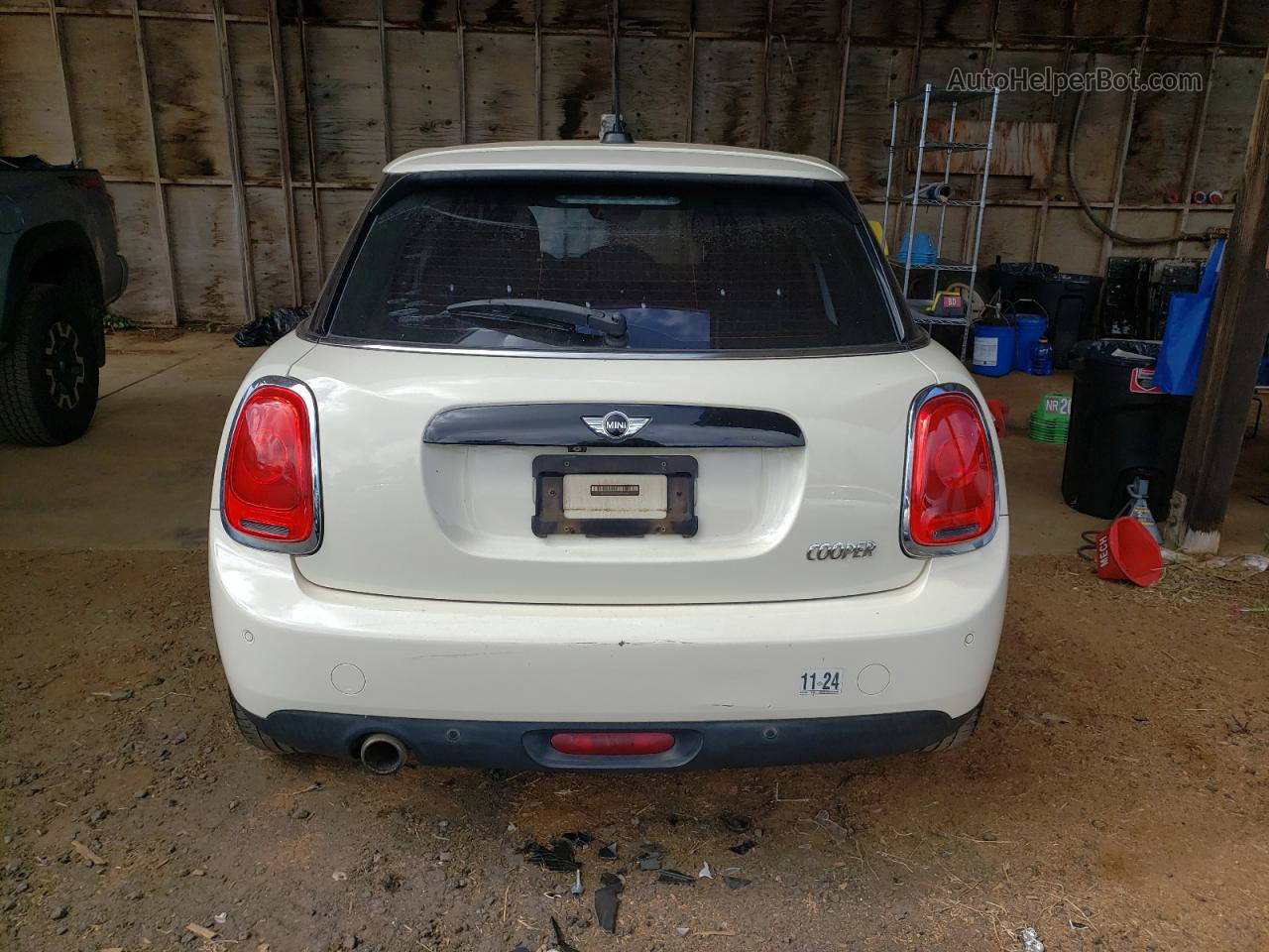 2018 Mini Cooper  White vin: WMWXU1C52J2F80695