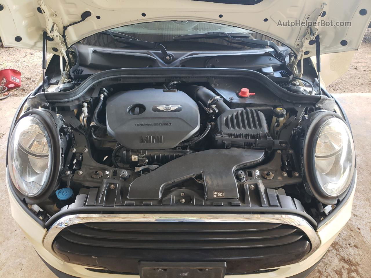 2018 Mini Cooper  White vin: WMWXU1C52J2F80695