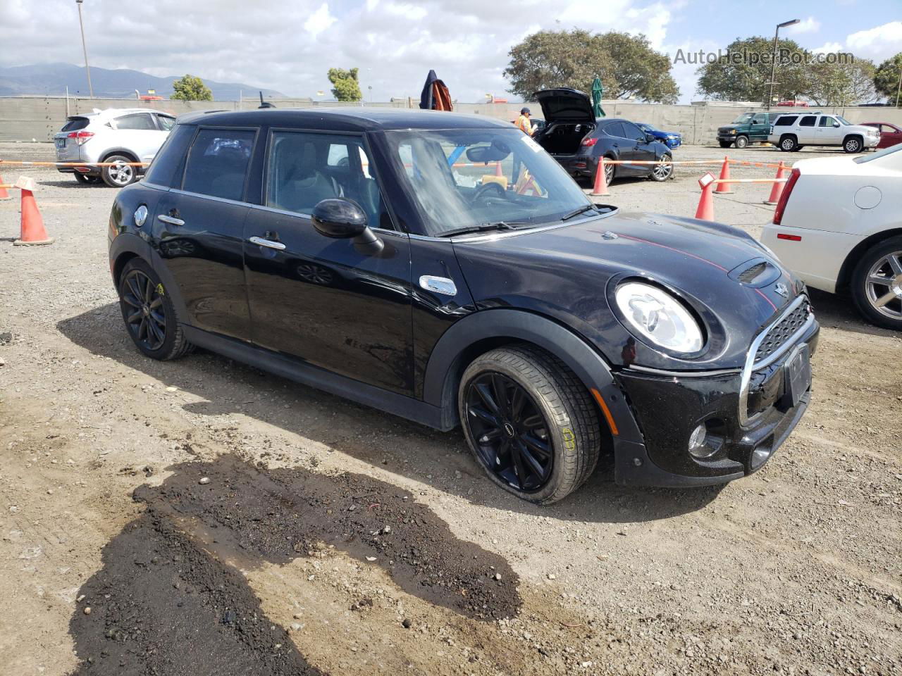 2018 Mini Cooper S Черный vin: WMWXU3C51J2F50308