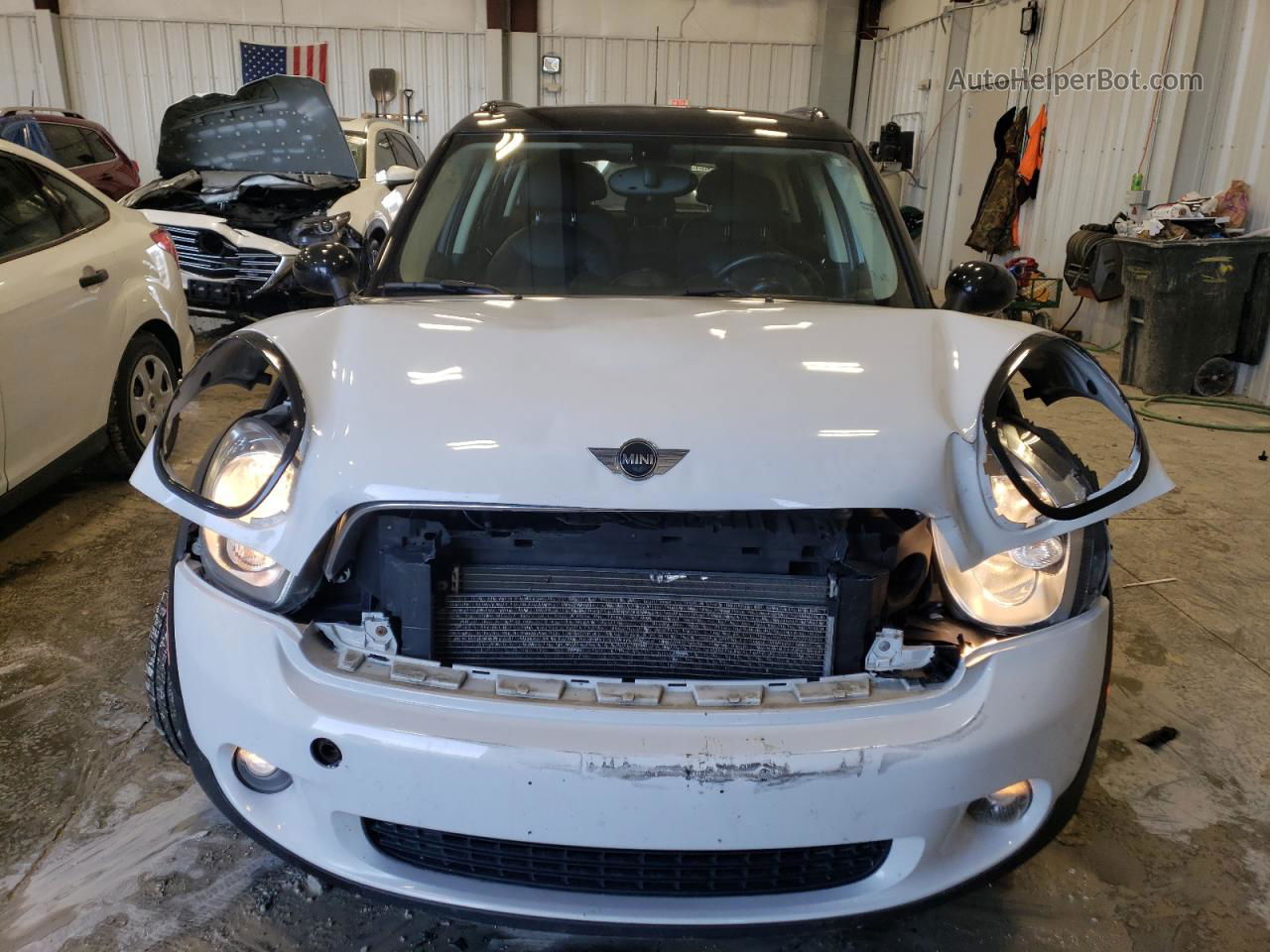 2015 Mini Cooper Countryman White vin: WMWZB3C50FWR44166