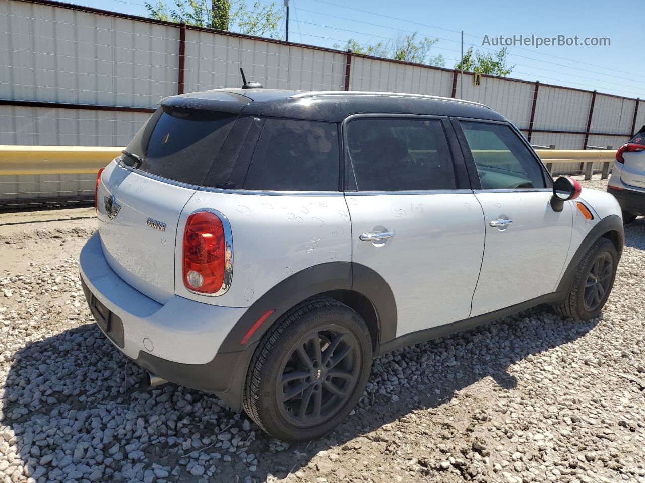 2015 Mini Cooper Countryman White vin: WMWZB3C52FWR44654