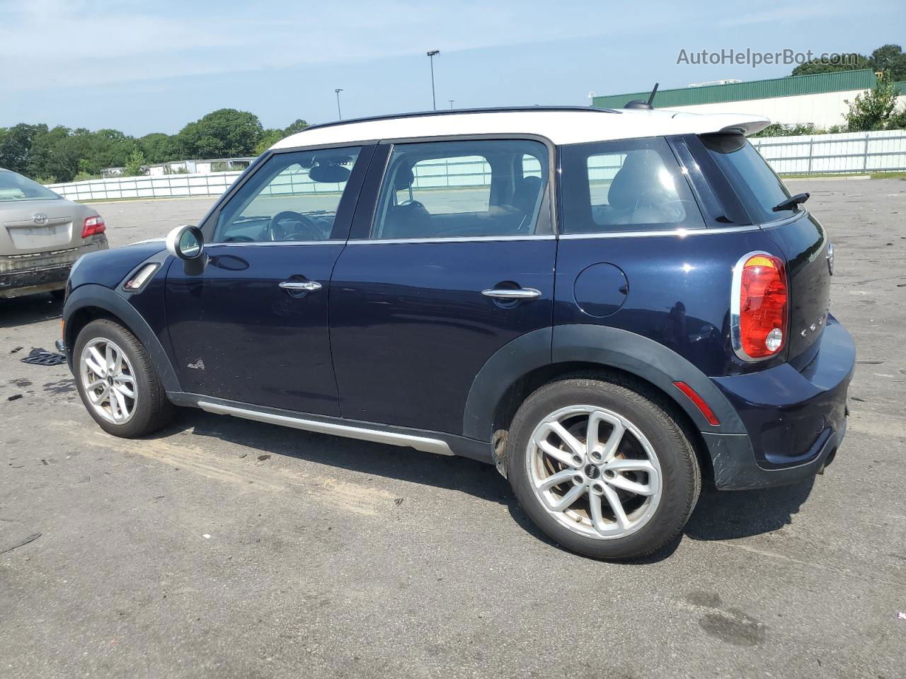 2015 Mini Cooper S Countryman Two Tone vin: WMWZC5C57GWU00239