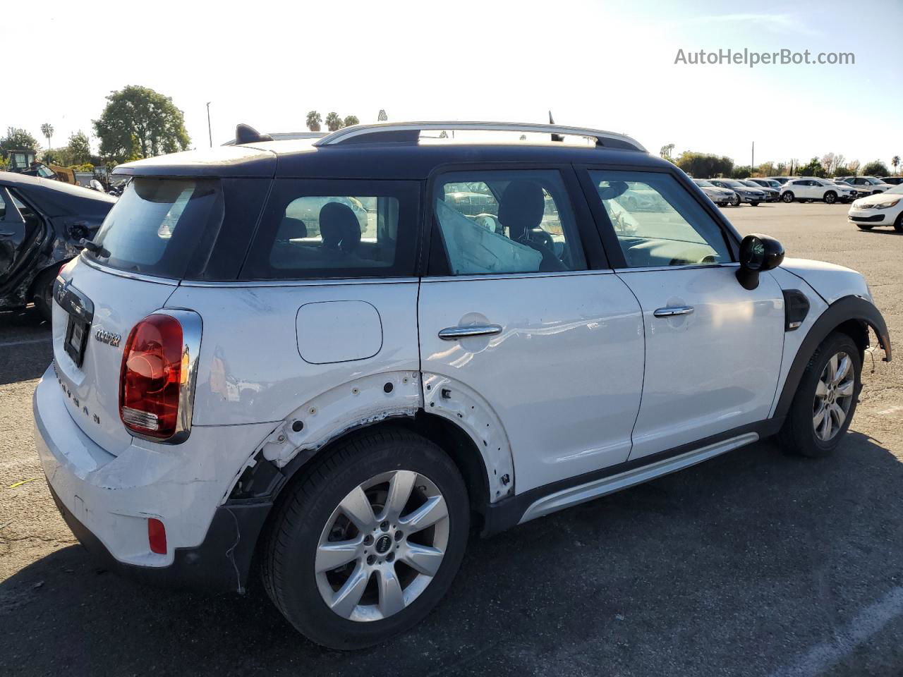 2018 Mini Cooper Countryman White vin: WMZYS7C30J3E09100