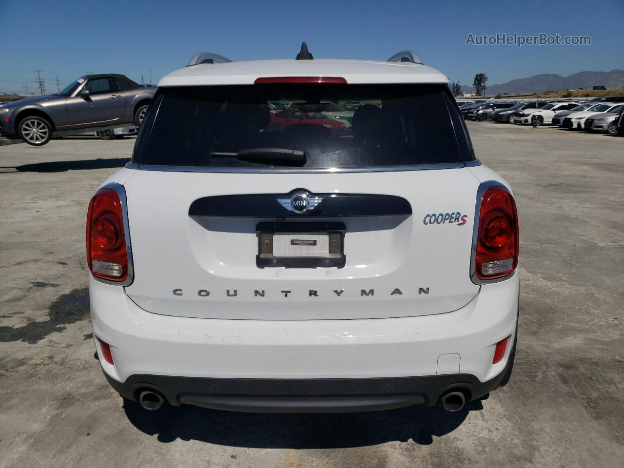 2018 Mini Cooper S Countryman White vin: WMZYT3C33J3D99524