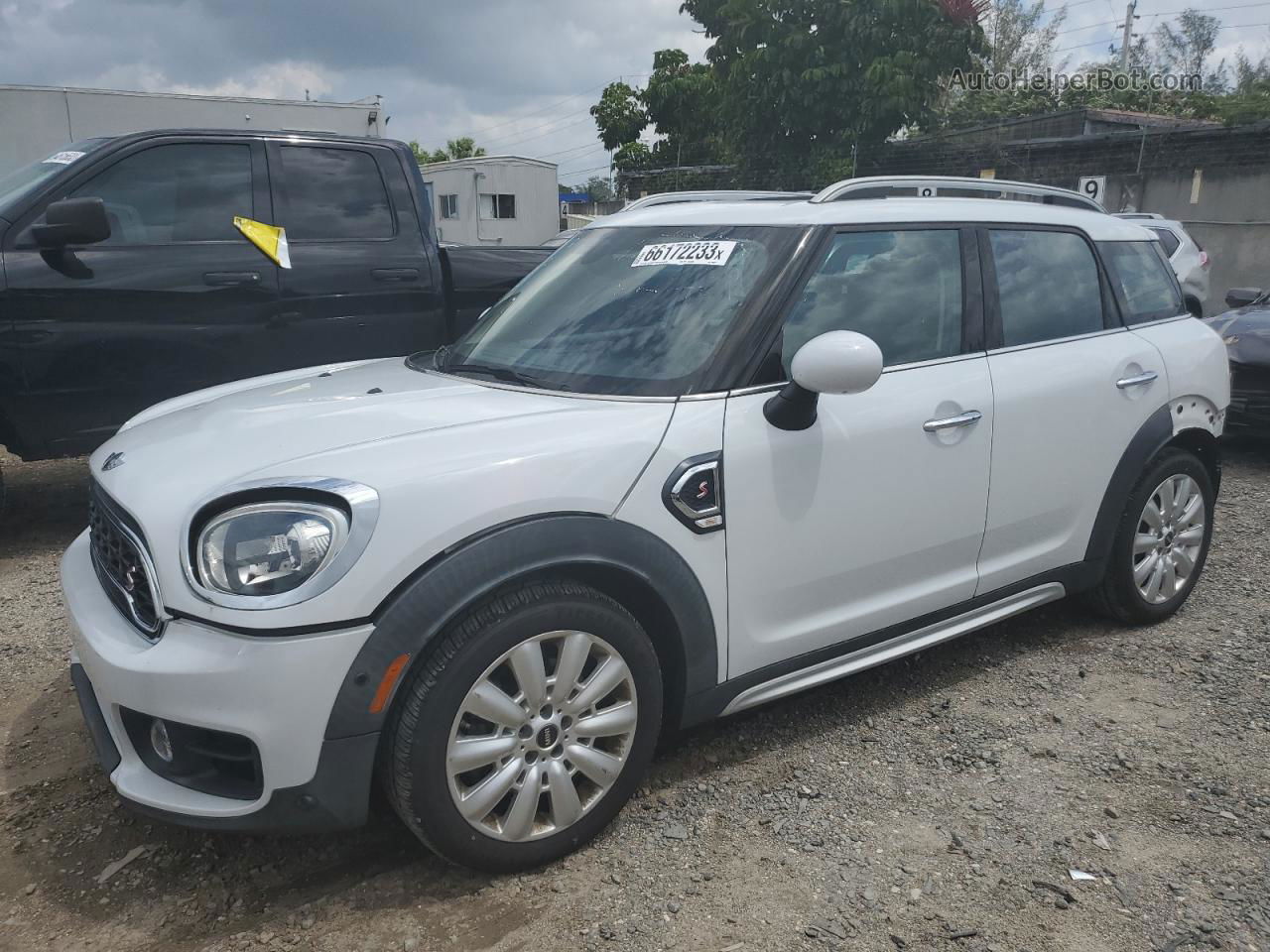 2018 Mini Cooper S Countryman White vin: WMZYT3C38J3D99521