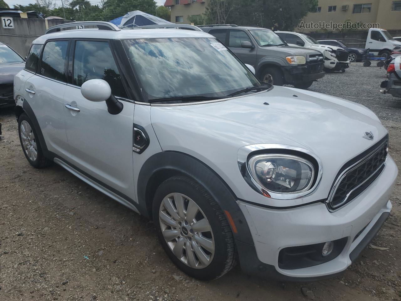 2018 Mini Cooper S Countryman White vin: WMZYT3C38J3D99521