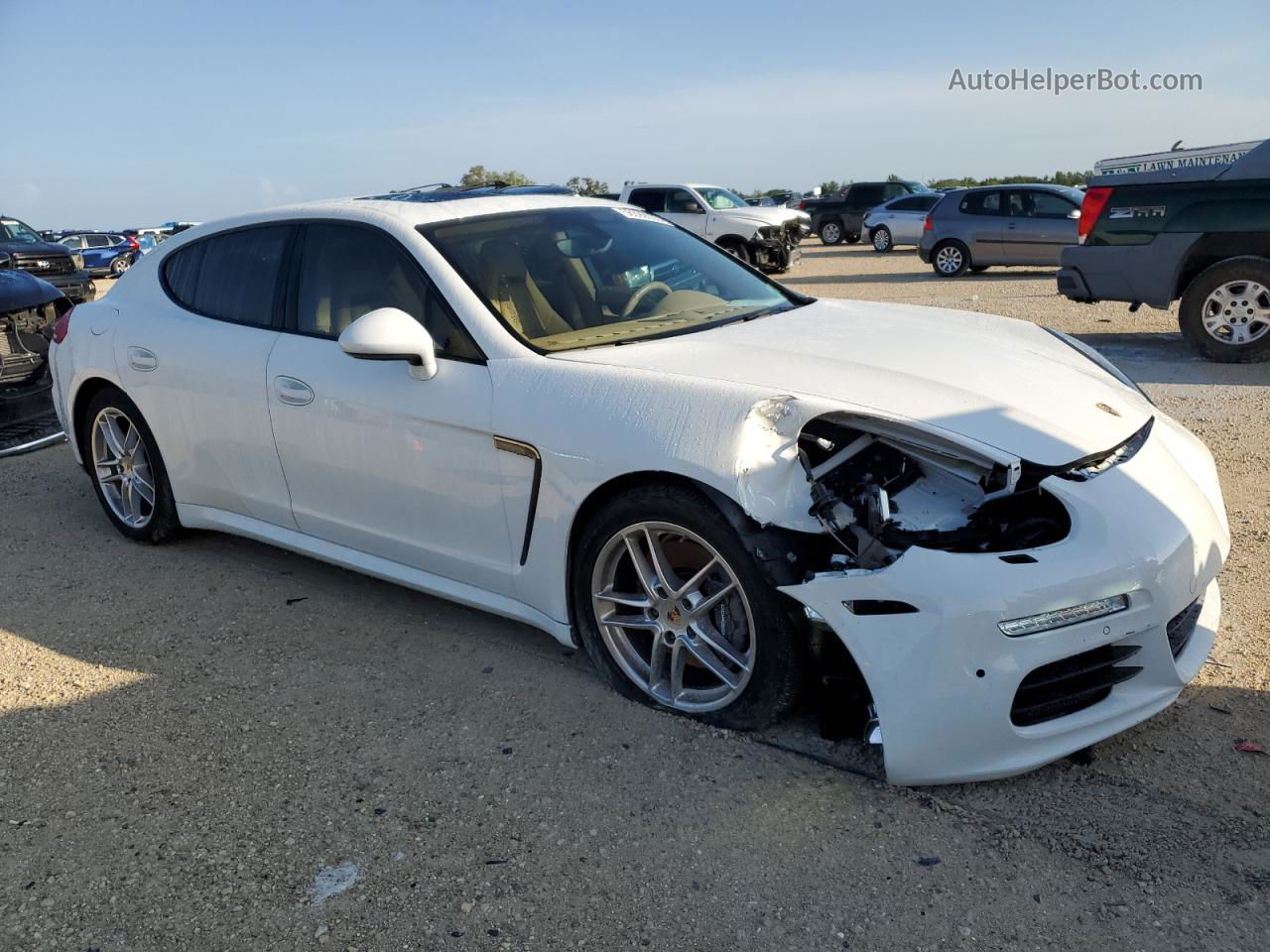 2014 Porsche Panamera 2 White vin: WP0AA2A70EL005651