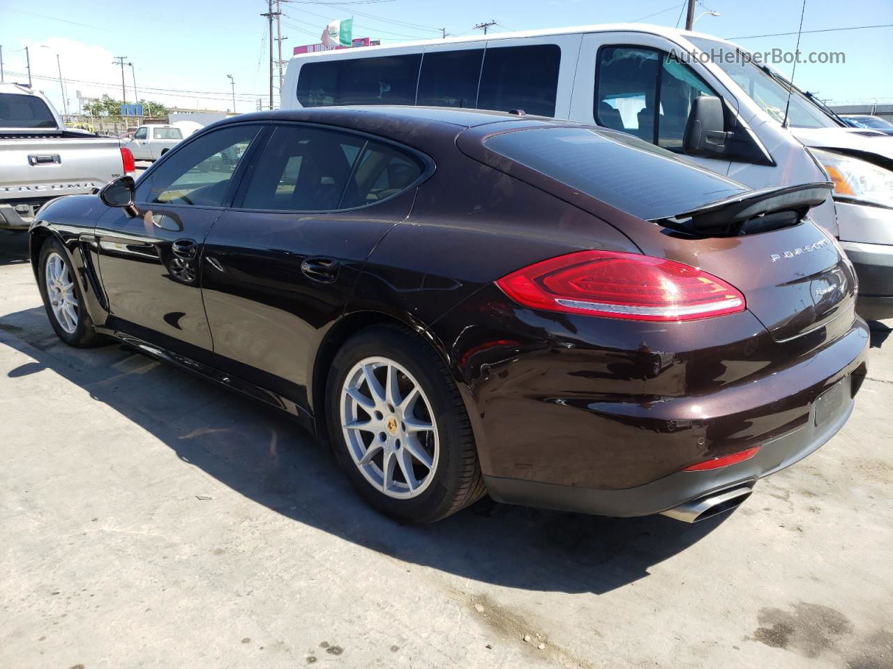 2014 Porsche Panamera 2 Burgundy vin: WP0AA2A70EL011563