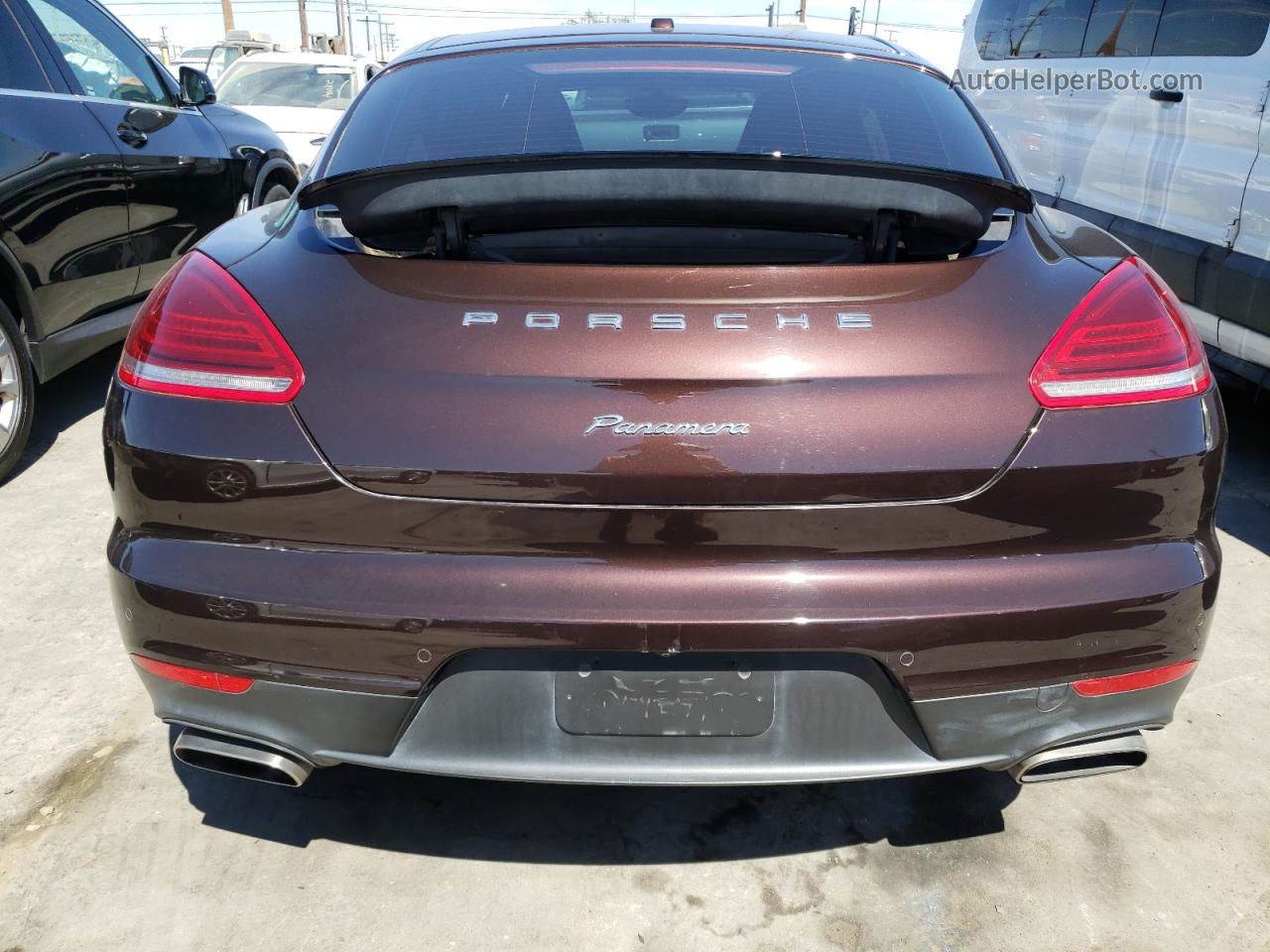 2014 Porsche Panamera 2 Burgundy vin: WP0AA2A70EL011563