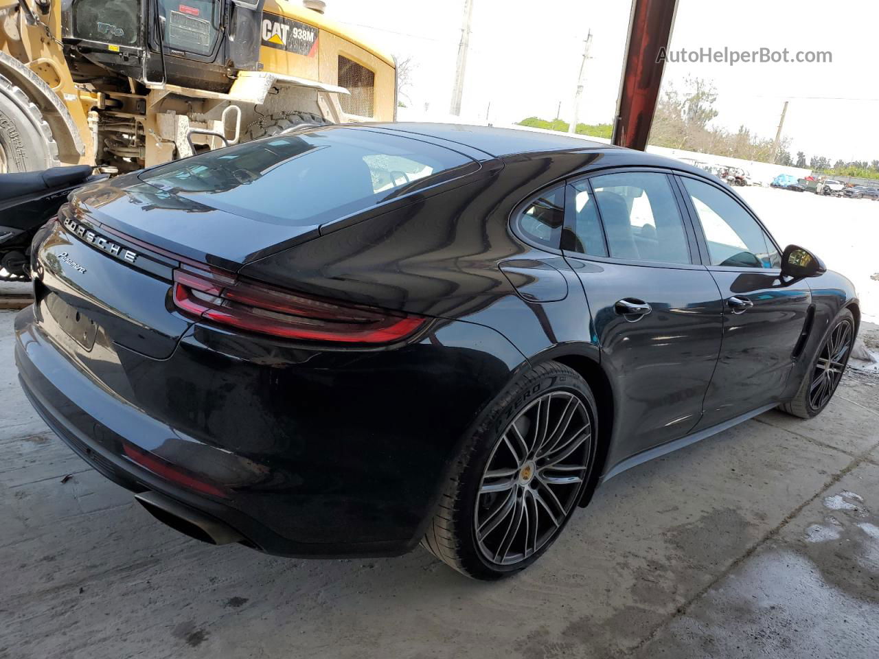 2018 Porsche Panamera 4 Черный vin: WP0AA2A70JL100592