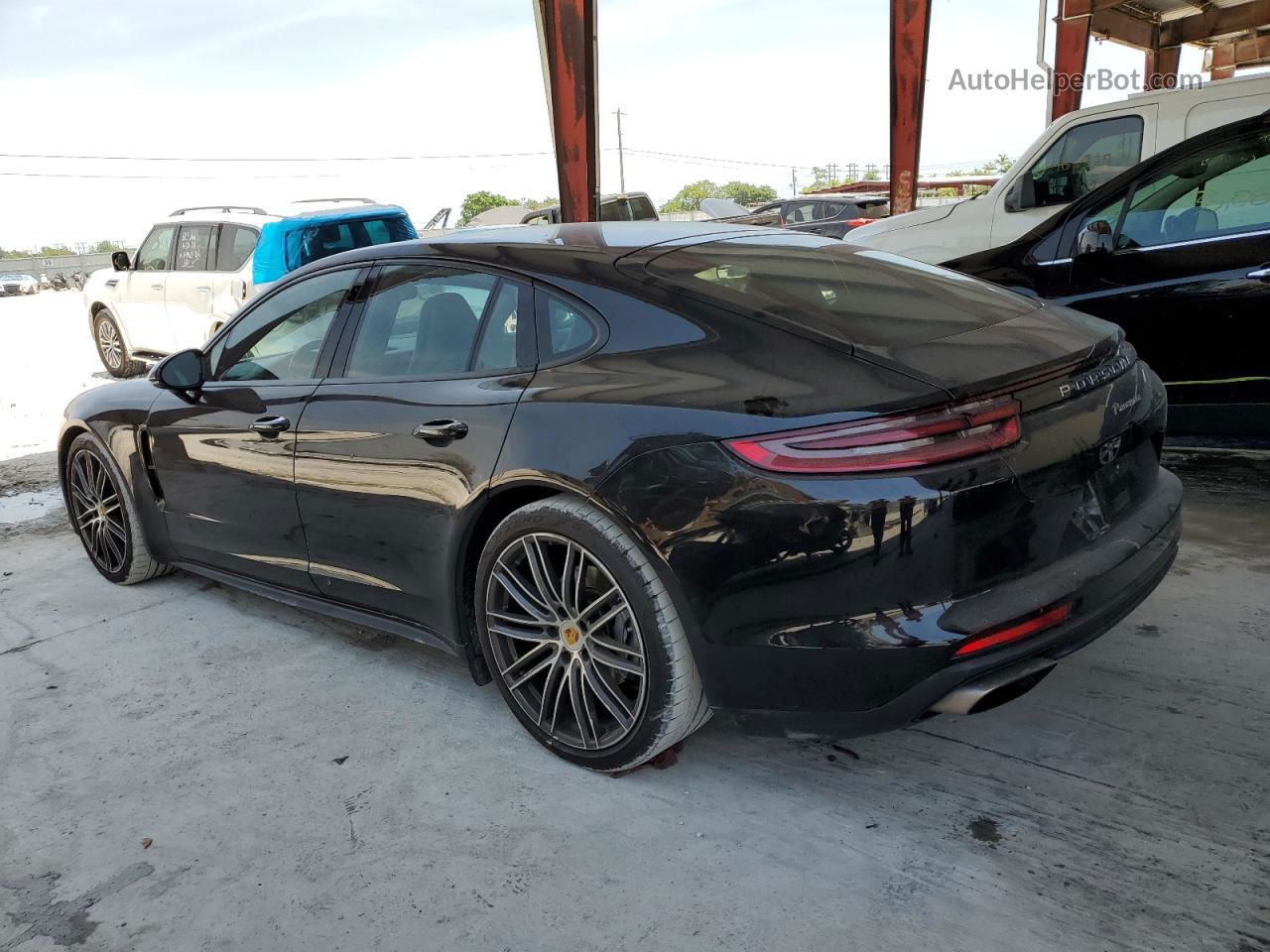 2018 Porsche Panamera 4 Black vin: WP0AA2A70JL100592