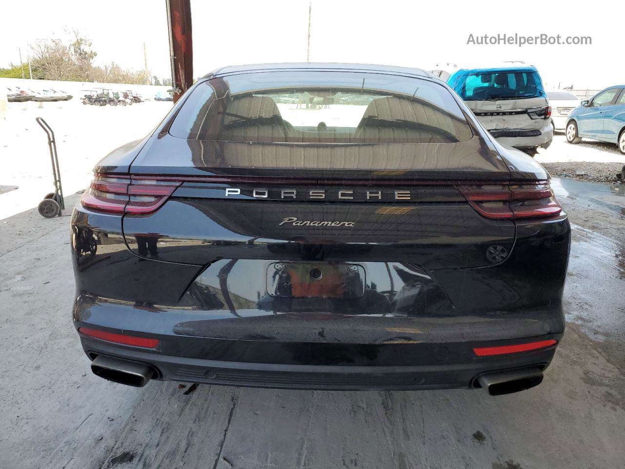 2018 Porsche Panamera 4 Черный vin: WP0AA2A70JL100592