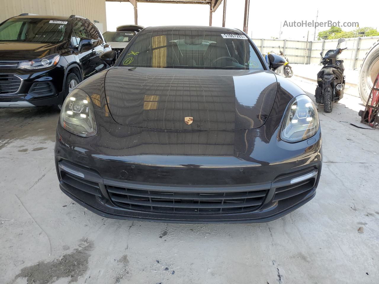 2018 Porsche Panamera 4 Черный vin: WP0AA2A70JL100592