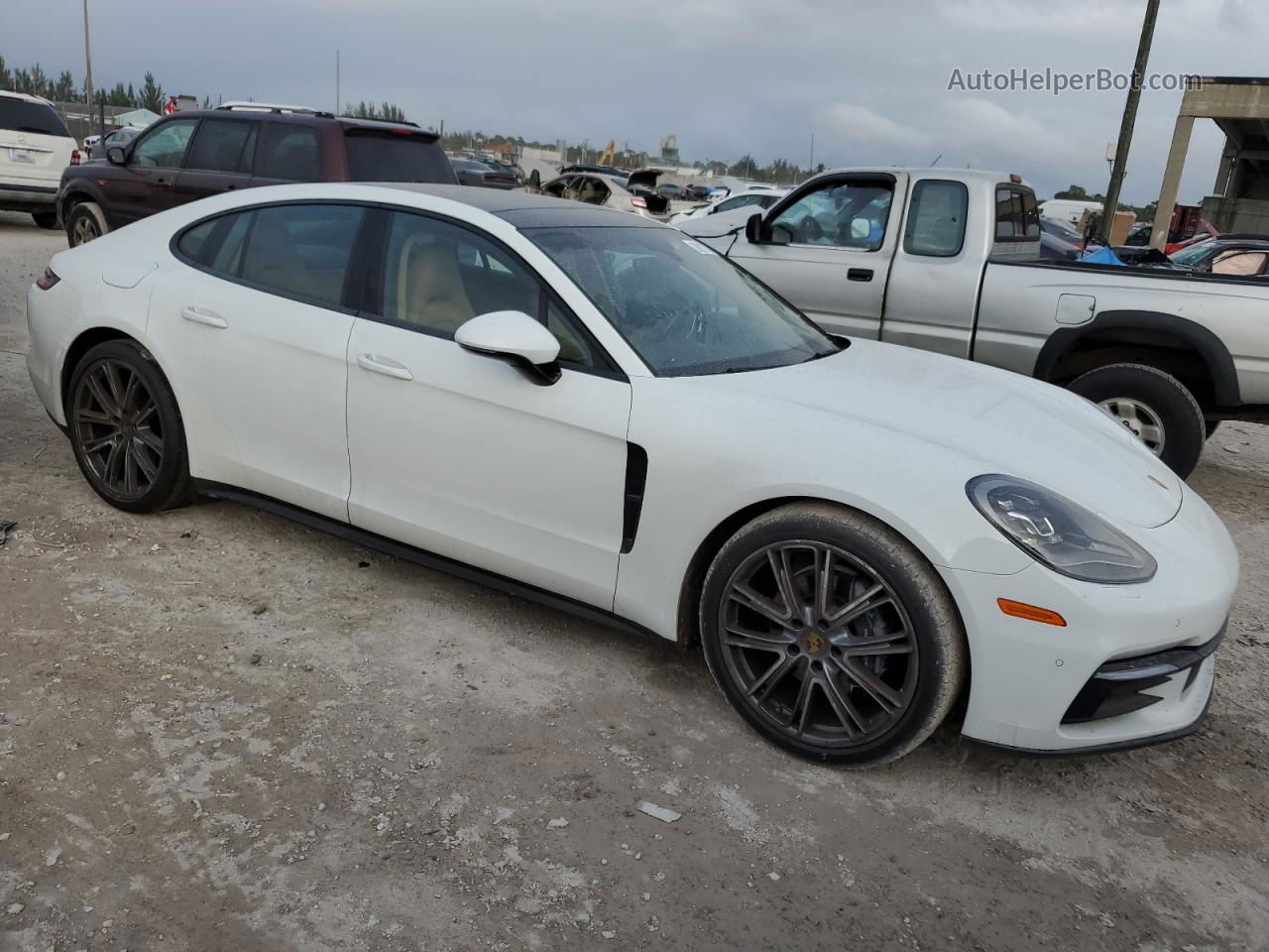 2018 Porsche Panamera 4 White vin: WP0AA2A70JL101290