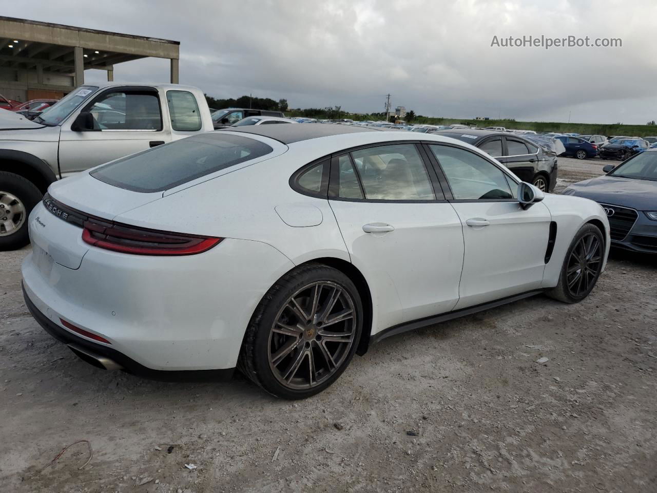 2018 Porsche Panamera 4 White vin: WP0AA2A70JL101290