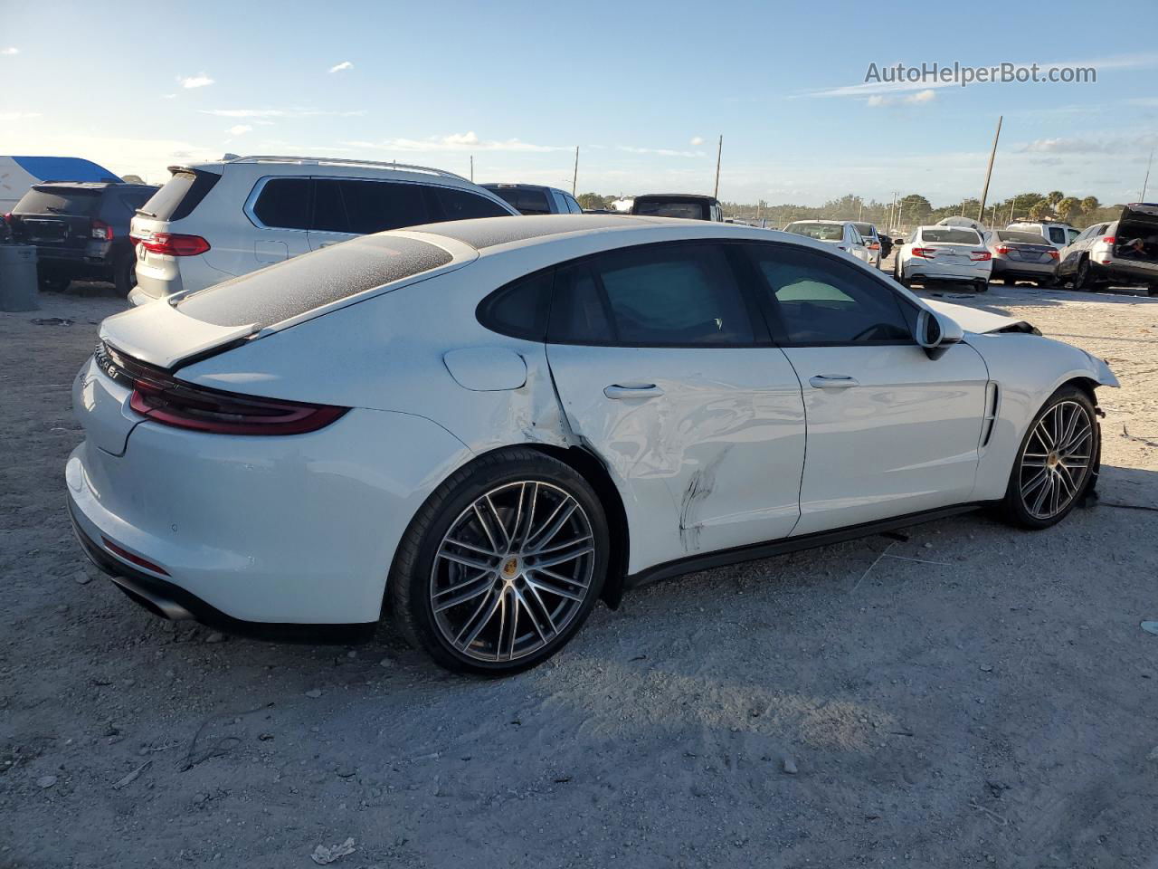 2018 Porsche Panamera 4 Белый vin: WP0AA2A71JL114095