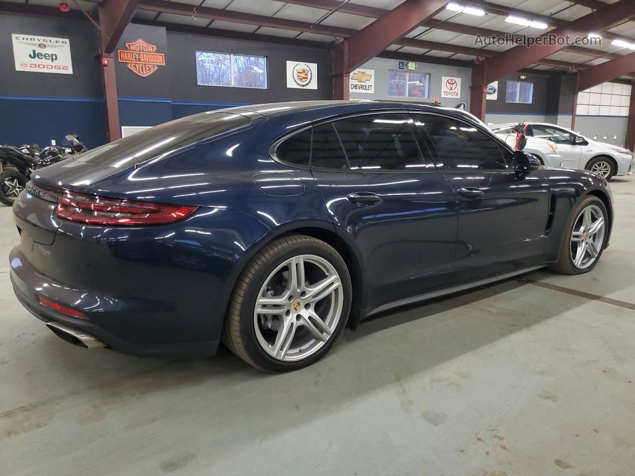 2018 Porsche Panamera 4 Blue vin: WP0AA2A73JL101669