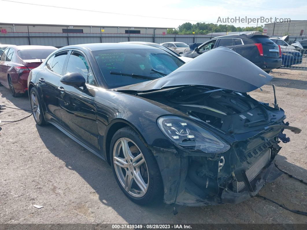 2018 Porsche Panamera   Black vin: WP0AA2A74JL103320