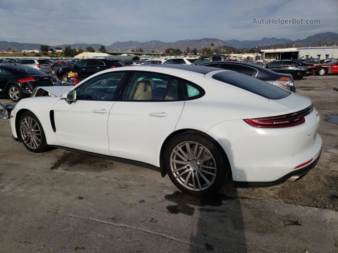 2018 Porsche Panamera 4 White vin: WP0AA2A76JL104033