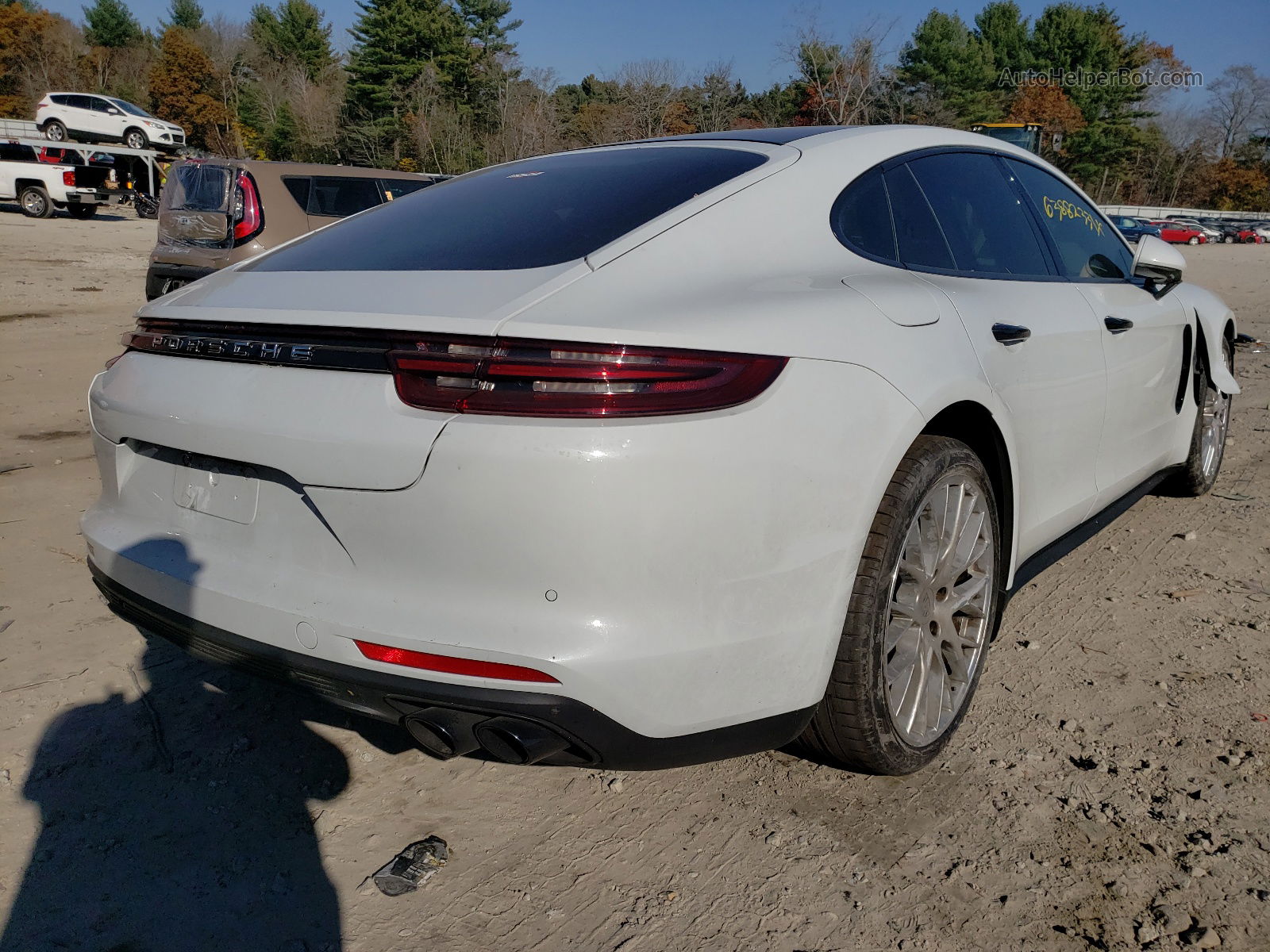 2018 Porsche Panamera 4 Белый vin: WP0AA2A76JL115839