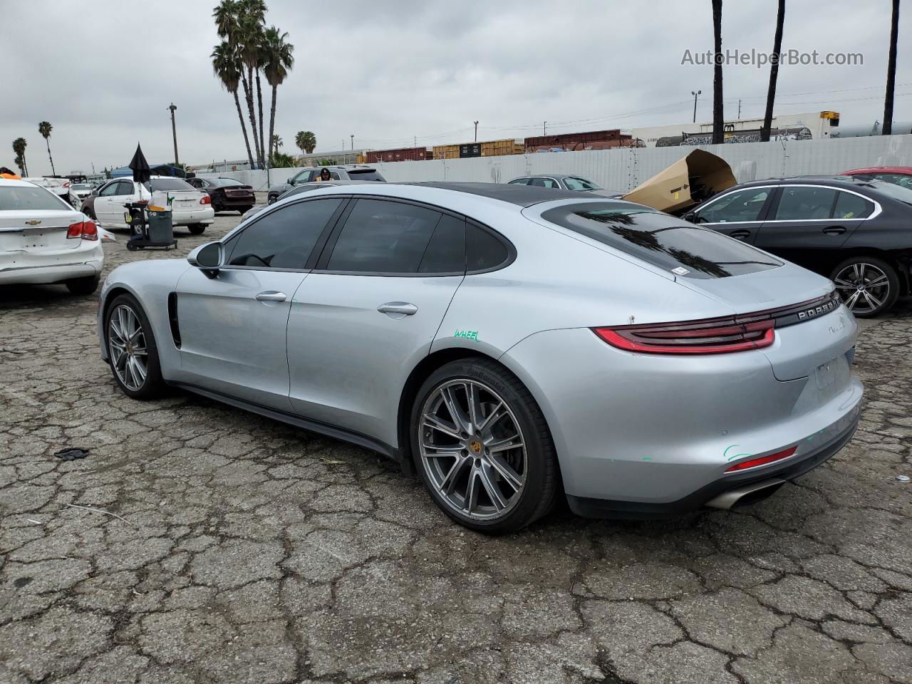 2018 Porsche Panamera 4 Silver vin: WP0AA2A78JL113803