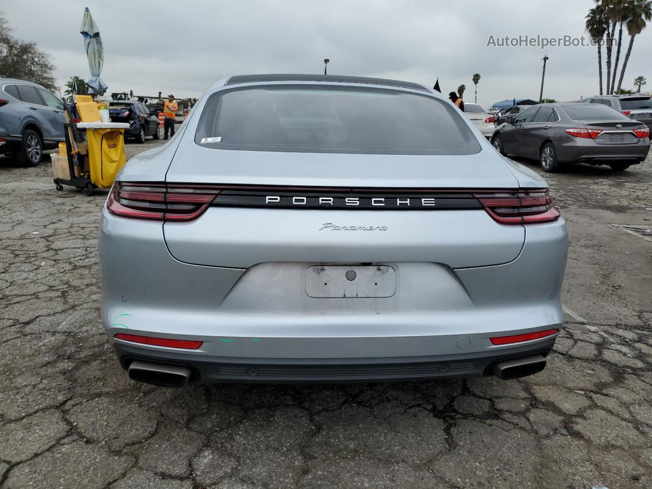 2018 Porsche Panamera 4 Silver vin: WP0AA2A78JL113803