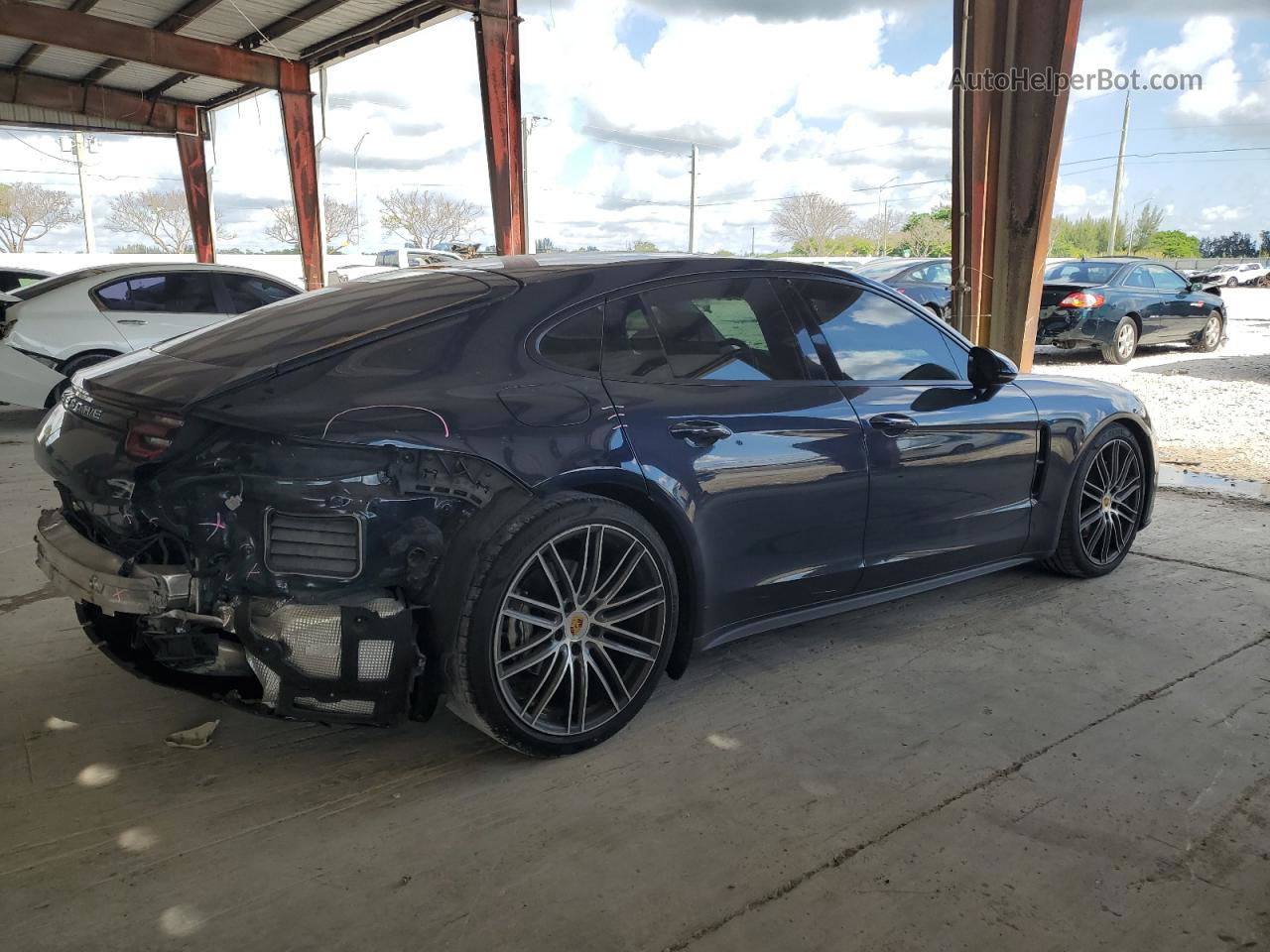 2018 Porsche Panamera 4 Синий vin: WP0AA2A79JL103975