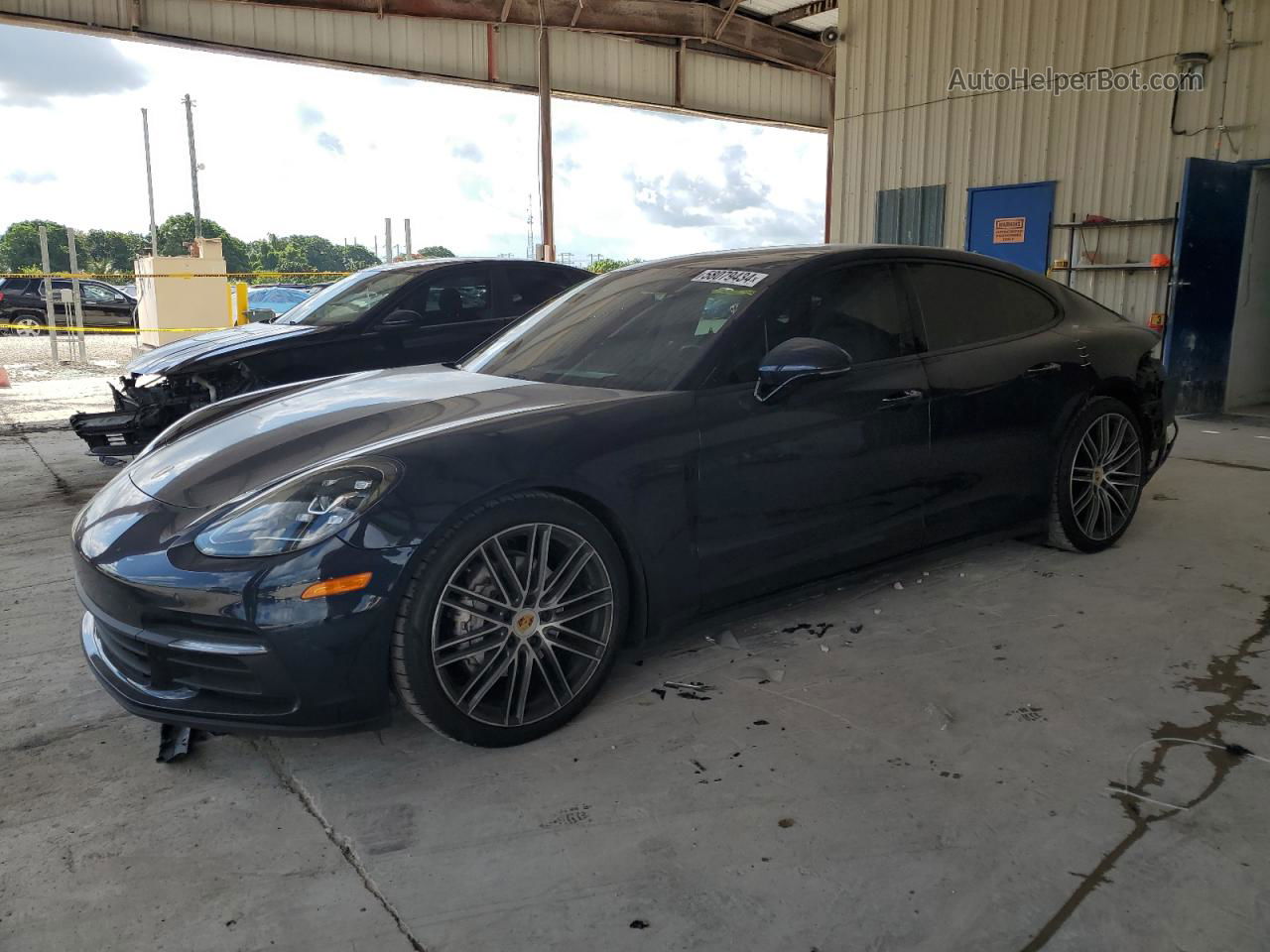 2018 Porsche Panamera 4 Синий vin: WP0AA2A79JL103975