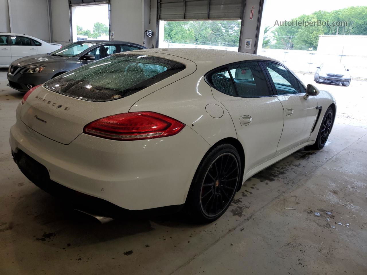 2014 Porsche Panamera 2 White vin: WP0AA2A7XEL013353