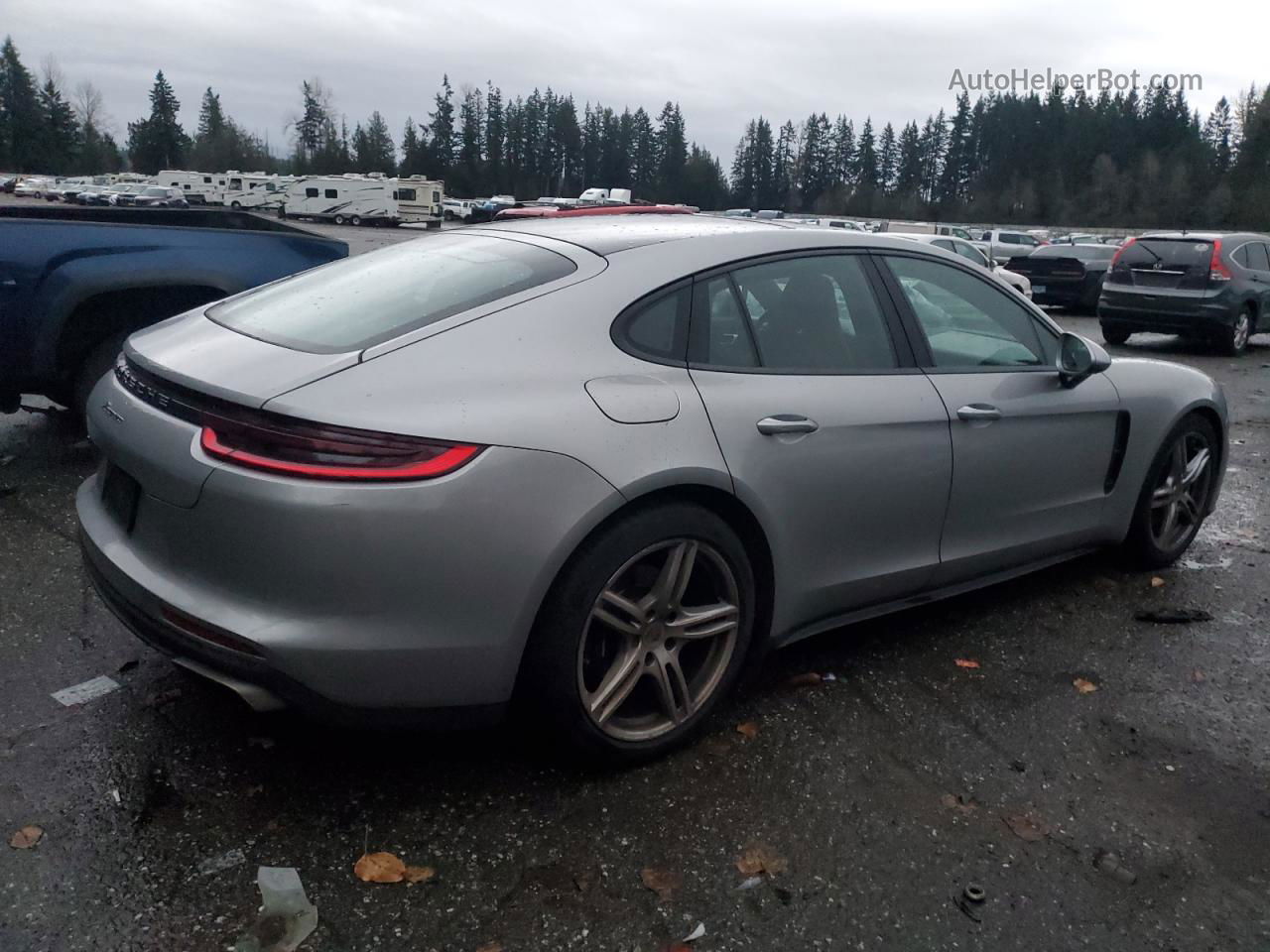 2018 Porsche Panamera 4 Серебряный vin: WP0AA2A7XJL107307