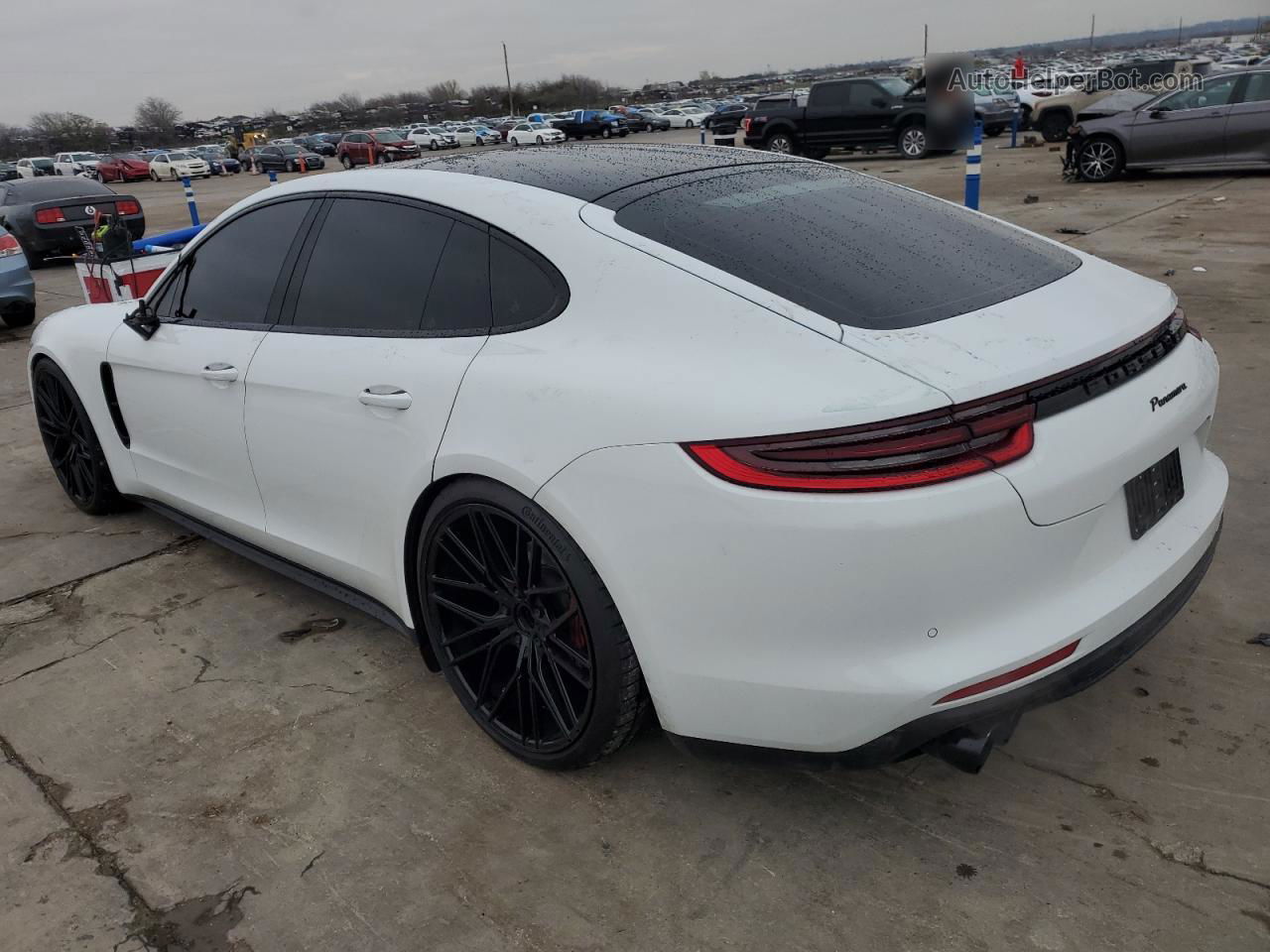 2018 Porsche Panamera 4 Белый vin: WP0AA2A7XJL111597