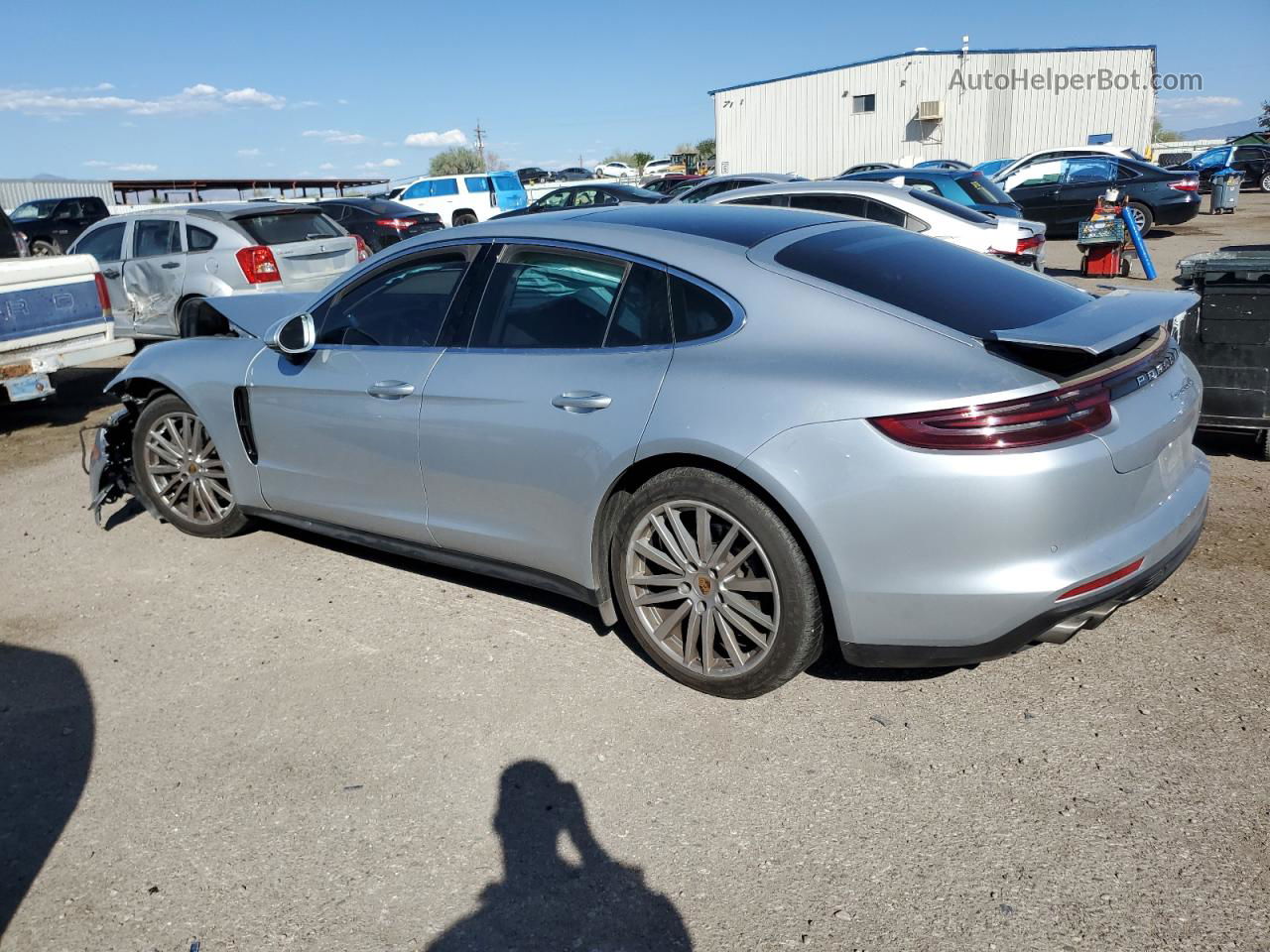 2018 Porsche Panamera 4s Серебряный vin: WP0AB2A76JL134226