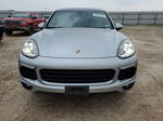 2018 Porsche Cayenne  Gray vin: WP1AA2A20JKA01179