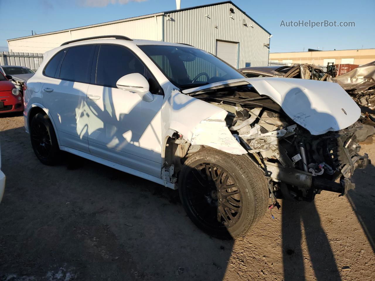 2018 Porsche Cayenne  White vin: WP1AA2A20JKA01473