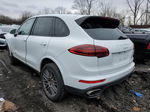 2018 Porsche Cayenne  White vin: WP1AA2A20JKA05944