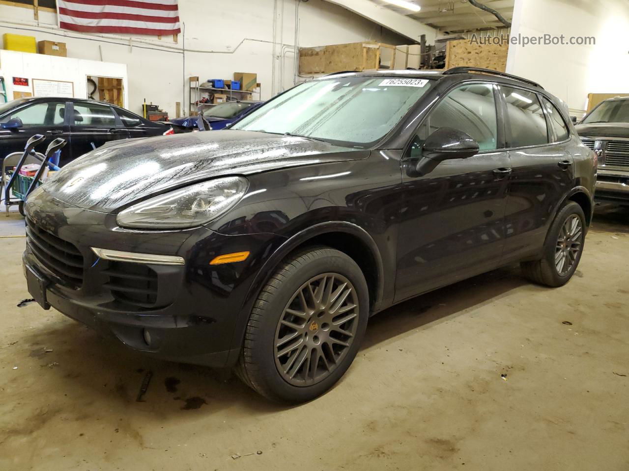 2018 Porsche Cayenne  Black vin: WP1AA2A21JKA02311