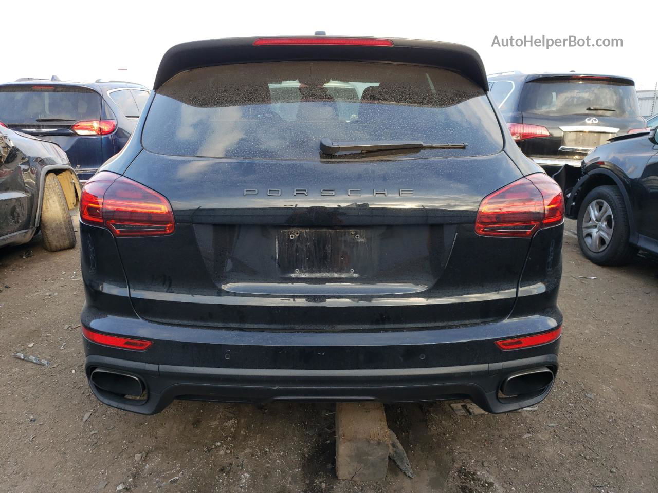 2018 Porsche Cayenne  Black vin: WP1AA2A21JKA03443