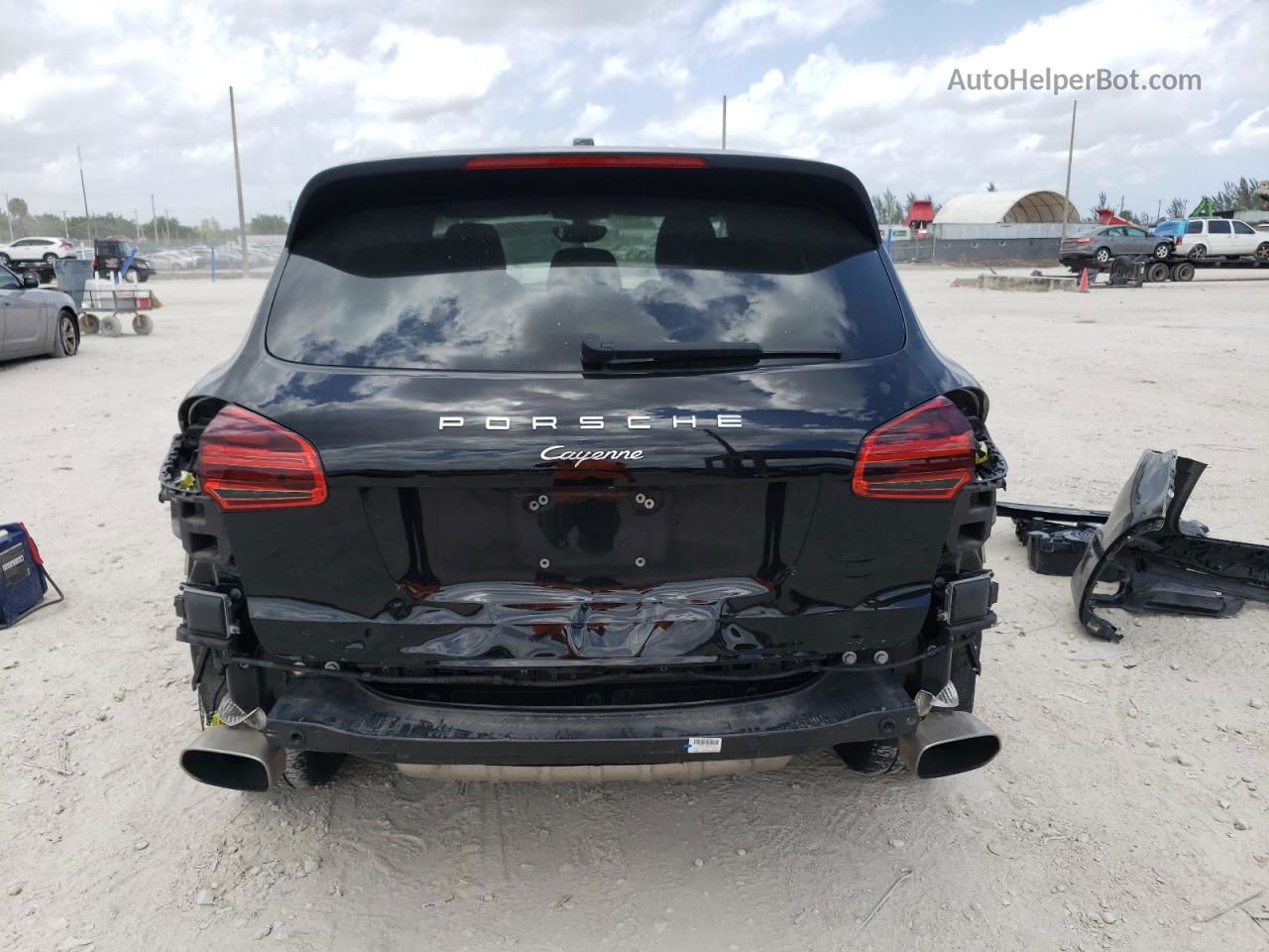 2018 Porsche Cayenne  Black vin: WP1AA2A21JKA06732