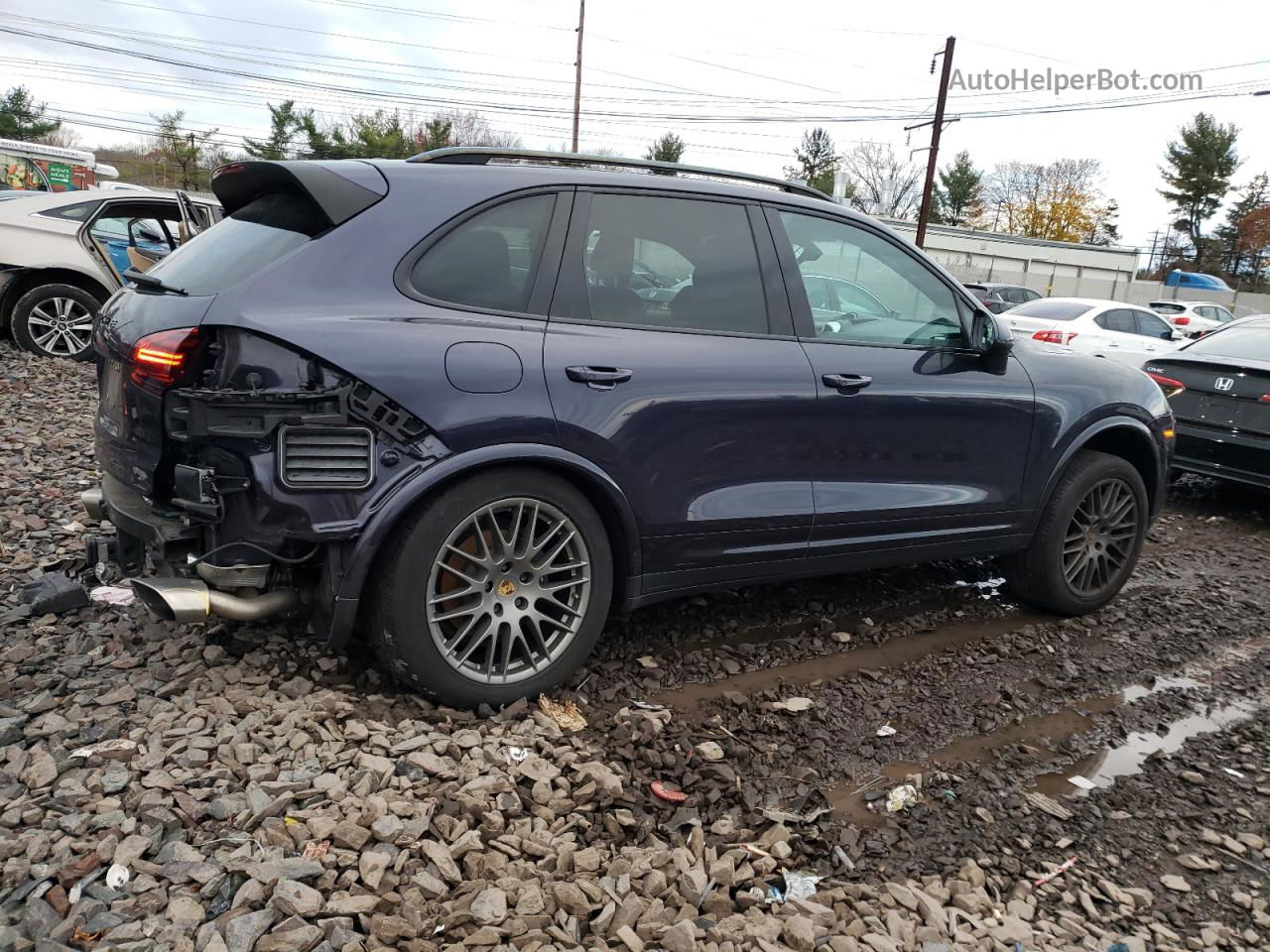 2018 Porsche Cayenne  Purple vin: WP1AA2A22JKA02012