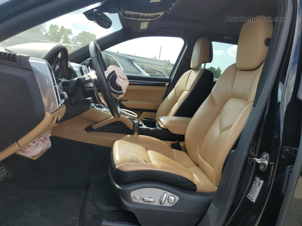 2018 Porsche Cayenne  Black vin: WP1AA2A22JKA06545