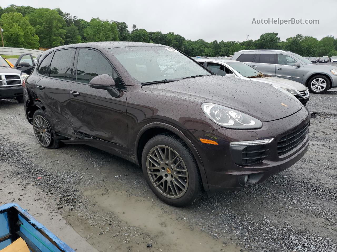 2018 Porsche Cayenne  Brown vin: WP1AA2A22JKA07114