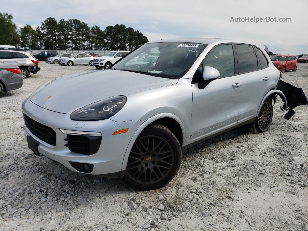 2018 Porsche Cayenne  Silver vin: WP1AA2A23JKA00625