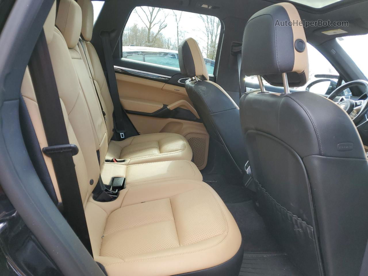 2018 Porsche Cayenne  Black vin: WP1AA2A24JKA00620