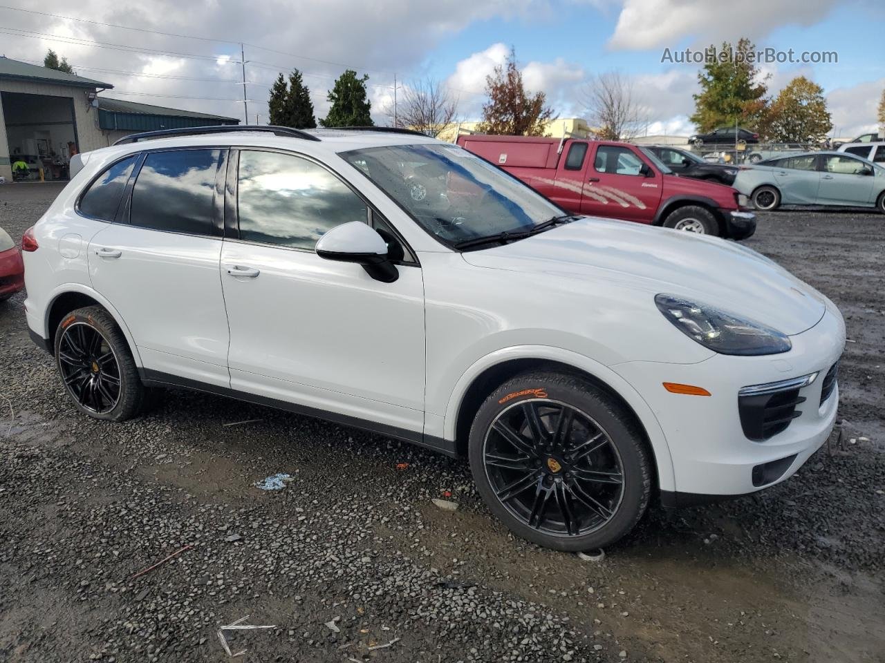 2018 Porsche Cayenne  Белый vin: WP1AA2A24JKA02447