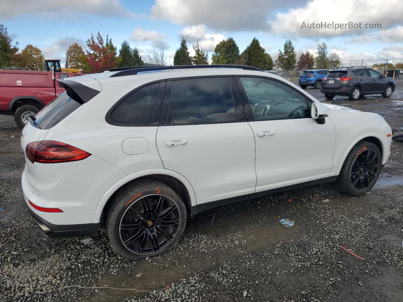 2018 Porsche Cayenne  White vin: WP1AA2A24JKA02447