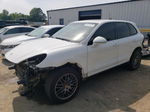 2018 Porsche Cayenne  White vin: WP1AA2A25JKA01629