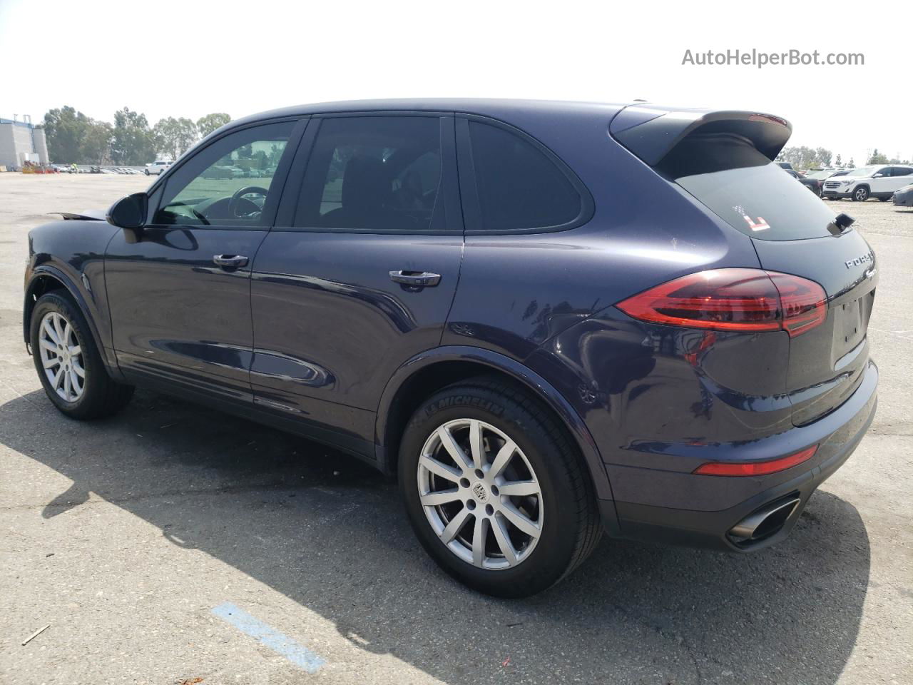 2018 Porsche Cayenne  Purple vin: WP1AA2A25JKA05700