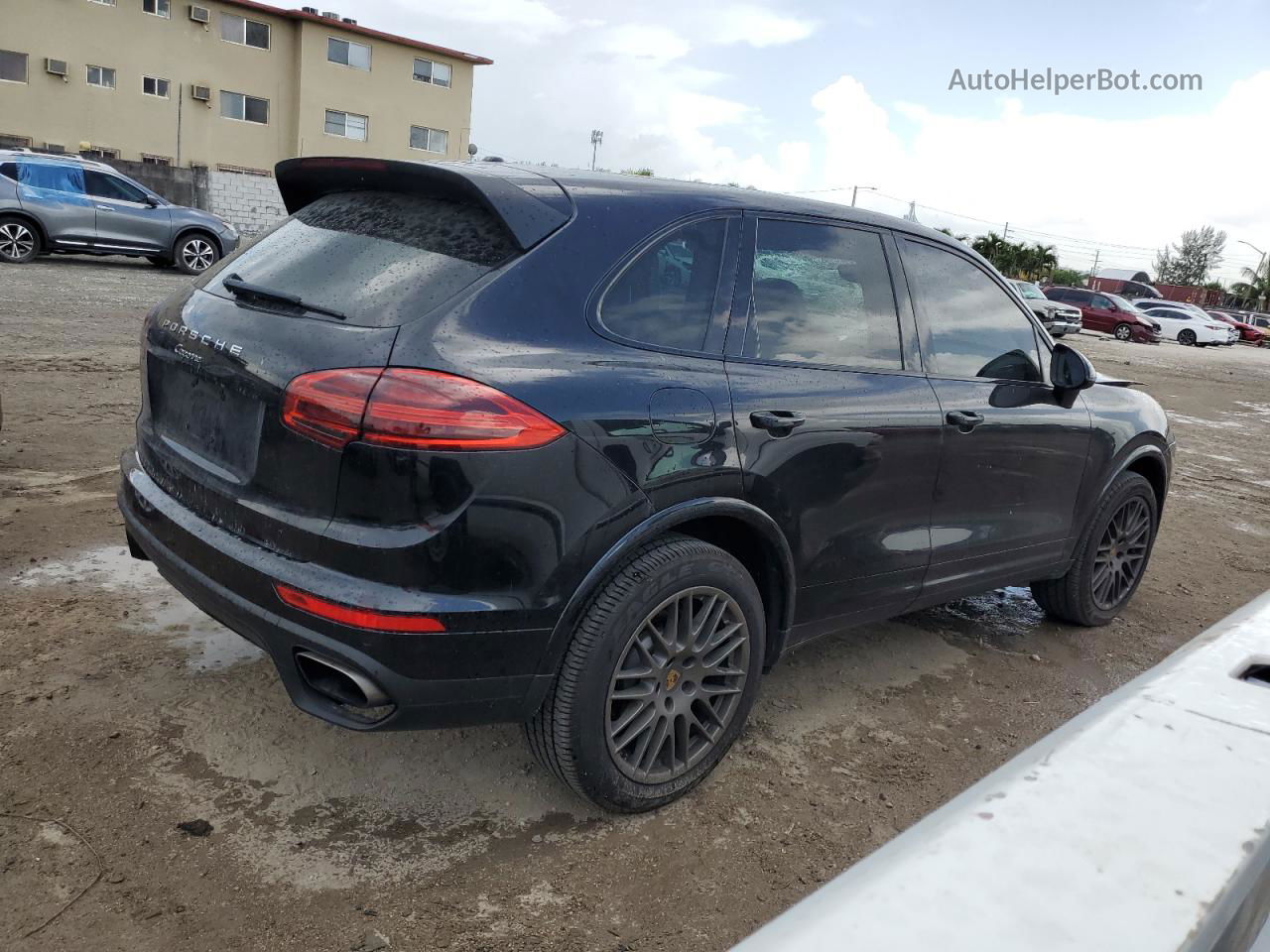 2018 Porsche Cayenne  Black vin: WP1AA2A25JKA05955